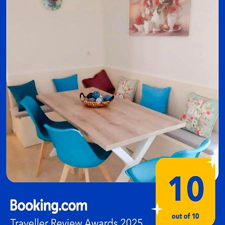 Central Apartment Near The Beach With Huge Private Terrace Loutráki Exteriér fotografie