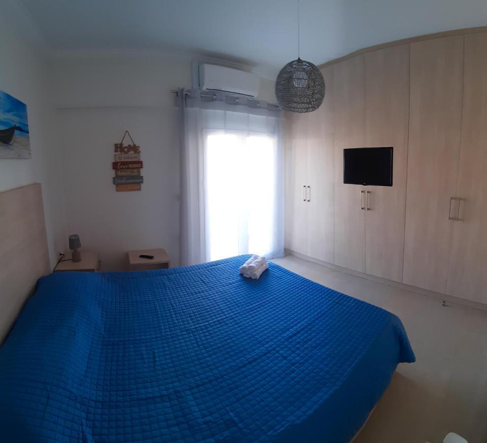 Central Apartment Near The Beach With Huge Private Terrace Loutráki Exteriér fotografie
