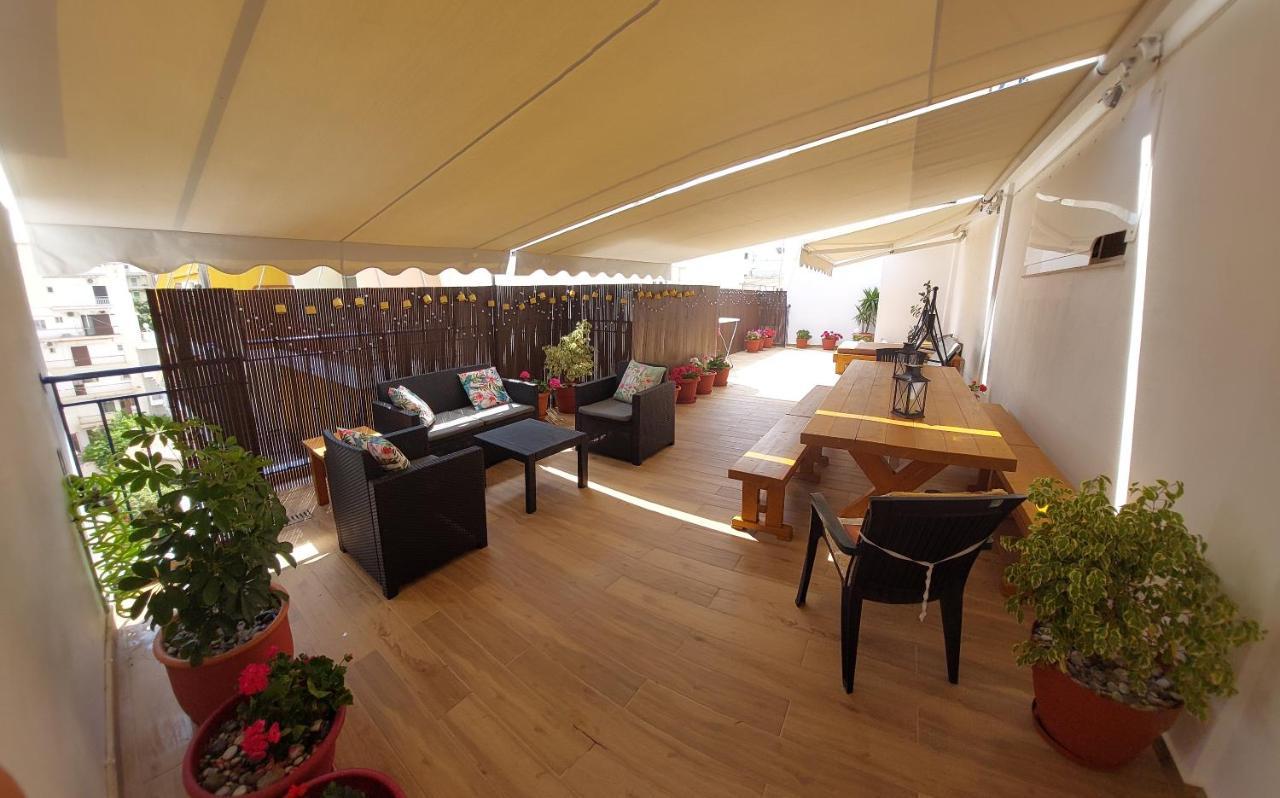 Central Apartment Near The Beach With Huge Private Terrace Loutráki Exteriér fotografie