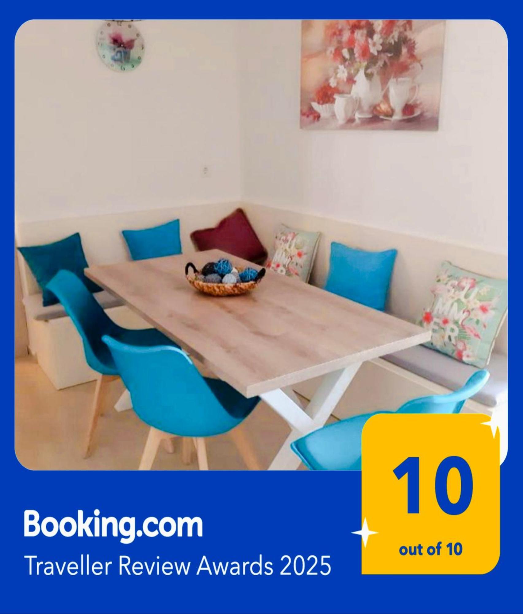 Central Apartment Near The Beach With Huge Private Terrace Loutráki Exteriér fotografie